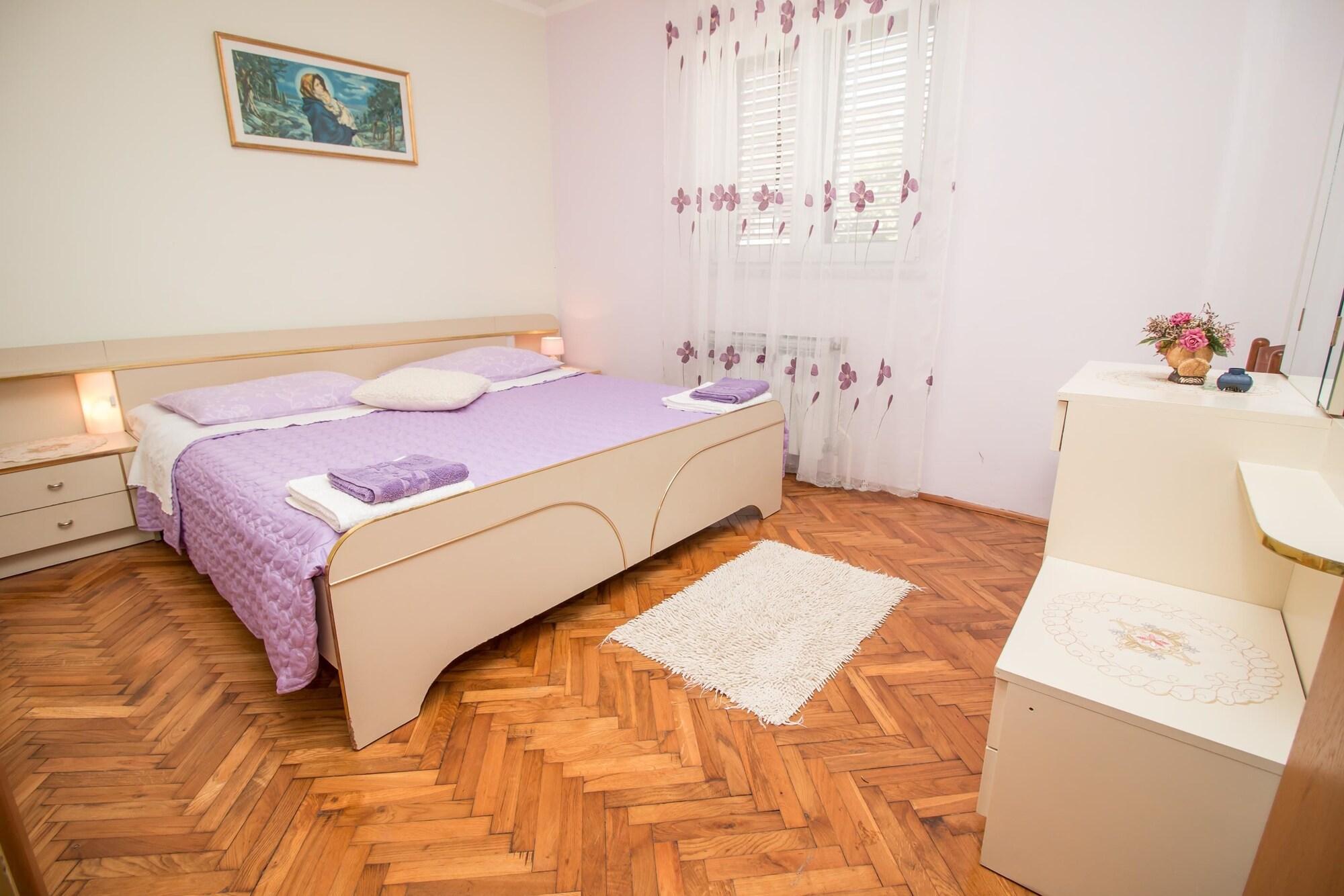 Apartment Divna *